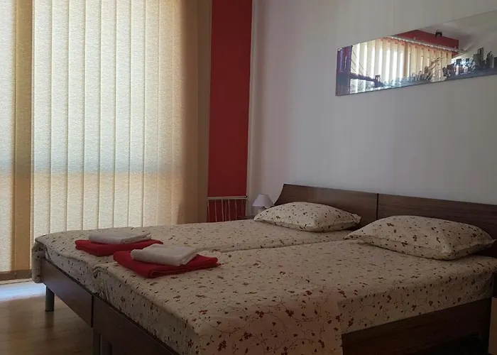 Nedelchevi Guest house 3*