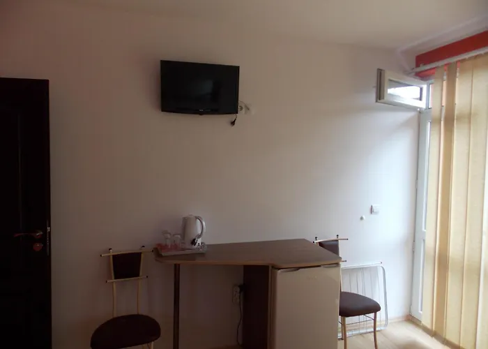 Πανσιόν Nedelchevi 3*