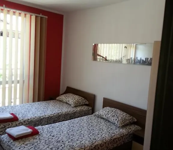 Nedelchevi Πανσιόν 3*