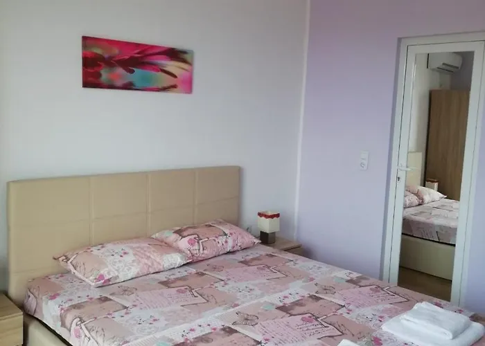 Πανσιόν Nedelchevi 3*