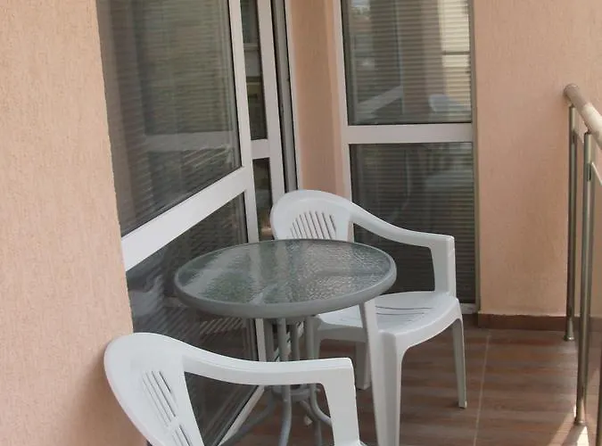 Nedelchevi Πανσιόν 3*